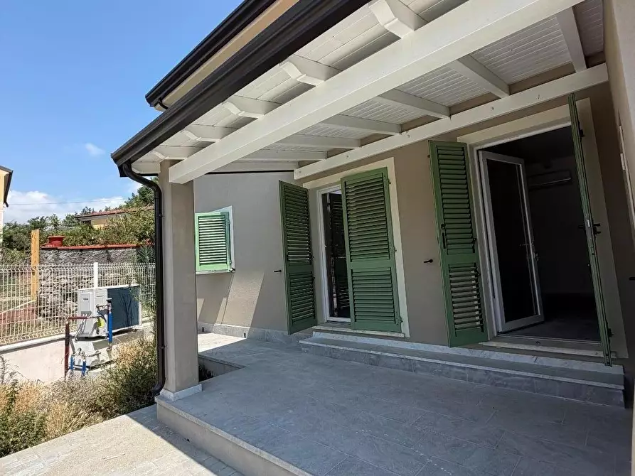 Immagine 1 di Casa bifamiliare in vendita  a Sarzana