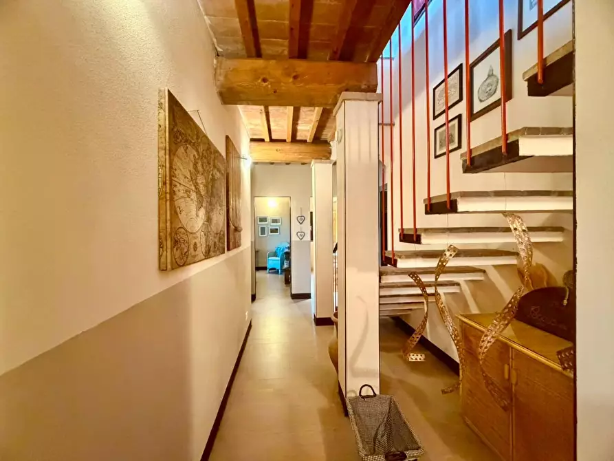 Immagine 31 di Casa colonica in vendita  a Volterra