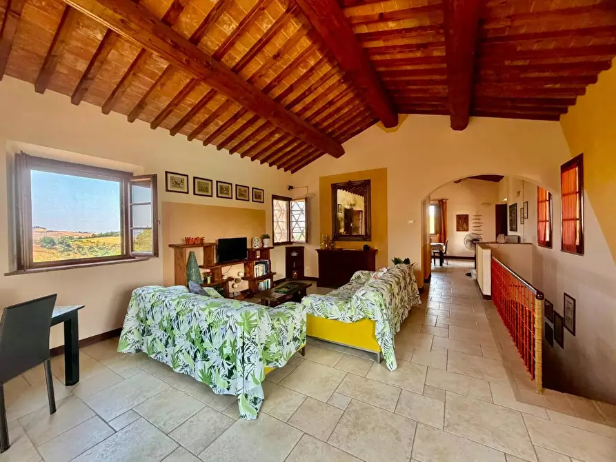 Immagine 16 di Casa colonica in vendita  a Volterra