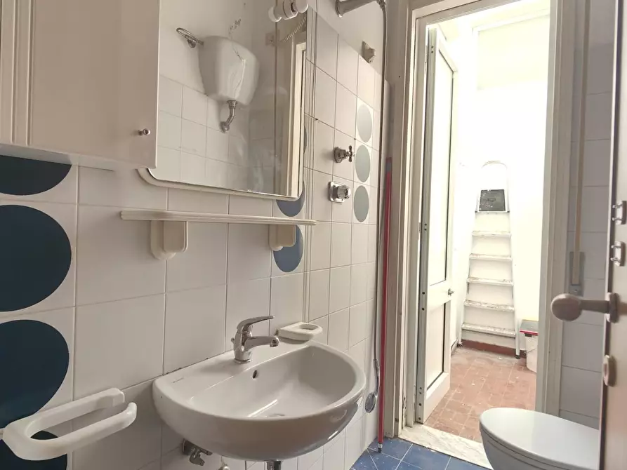 Immagine 12 di Appartamento in vendita  a Viareggio