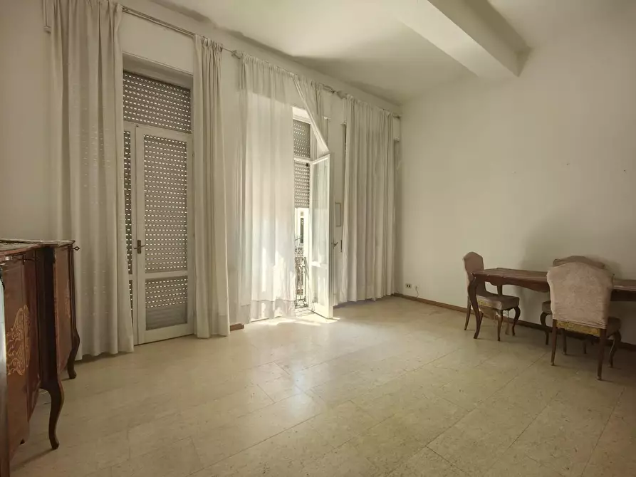 Immagine 1 di Appartamento in vendita  a Viareggio