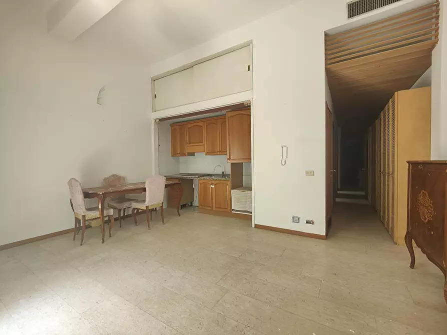 Immagine 23 di Appartamento in vendita  a Viareggio