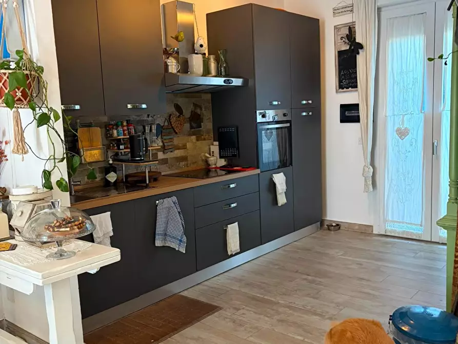 Immagine 3 di Appartamento in vendita  a Massa