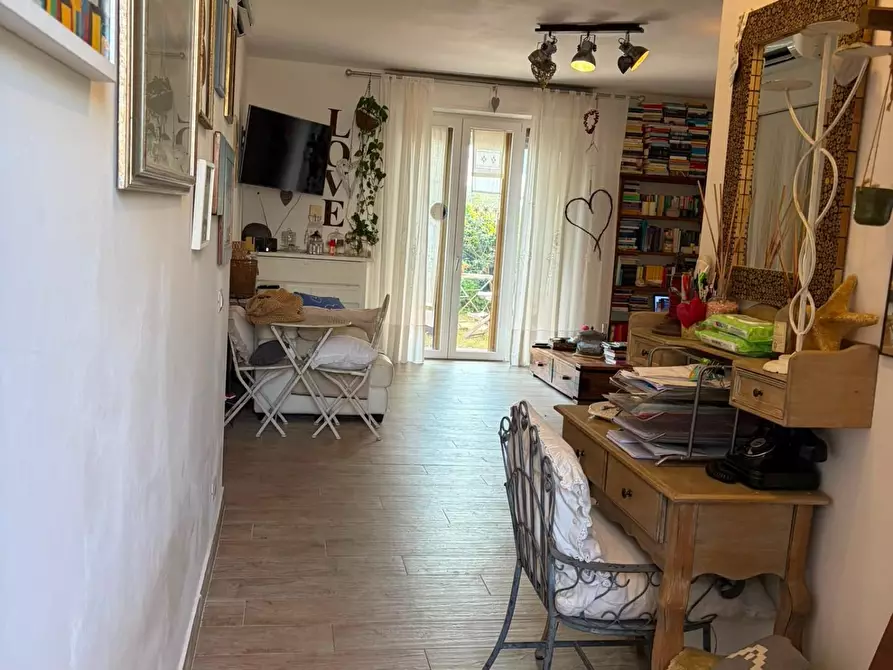 Immagine 7 di Appartamento in vendita  a Massa