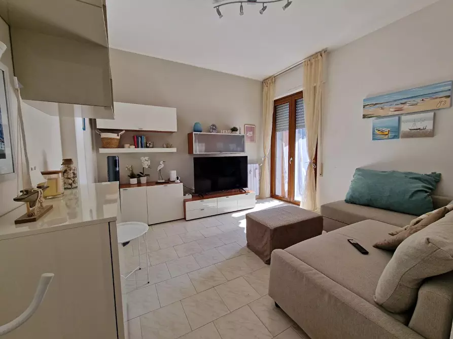 Immagine 8 di Appartamento in vendita  a Carrara