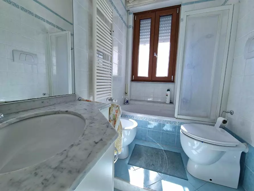 Immagine 21 di Appartamento in vendita  a Carrara