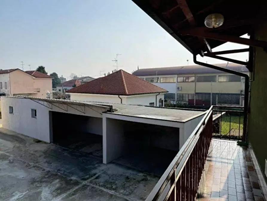 Immagine 3 di Casa indipendente in vendita  a Cornate D'adda