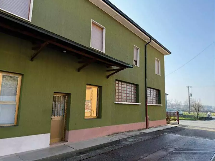 Immagine 1 di Casa indipendente in vendita  a Cornate D'adda