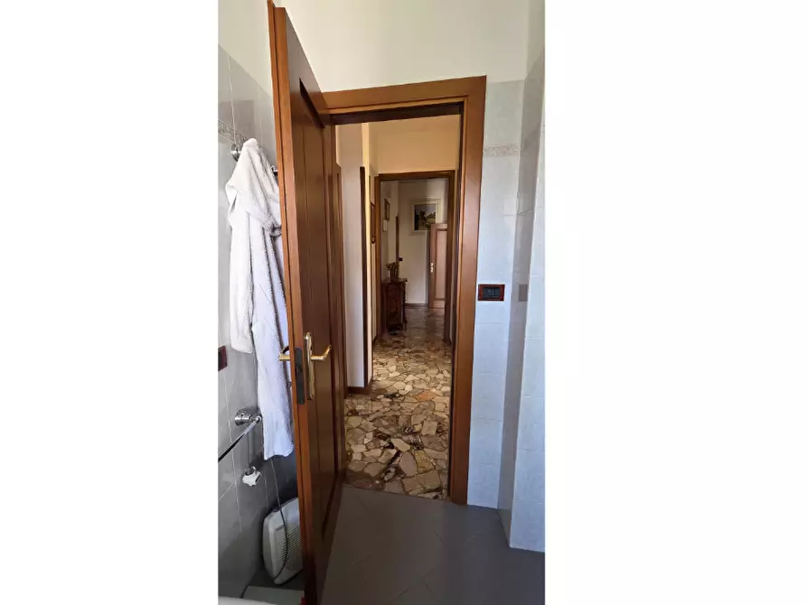 Immagine 12 di Appartamento in vendita  a Firenze