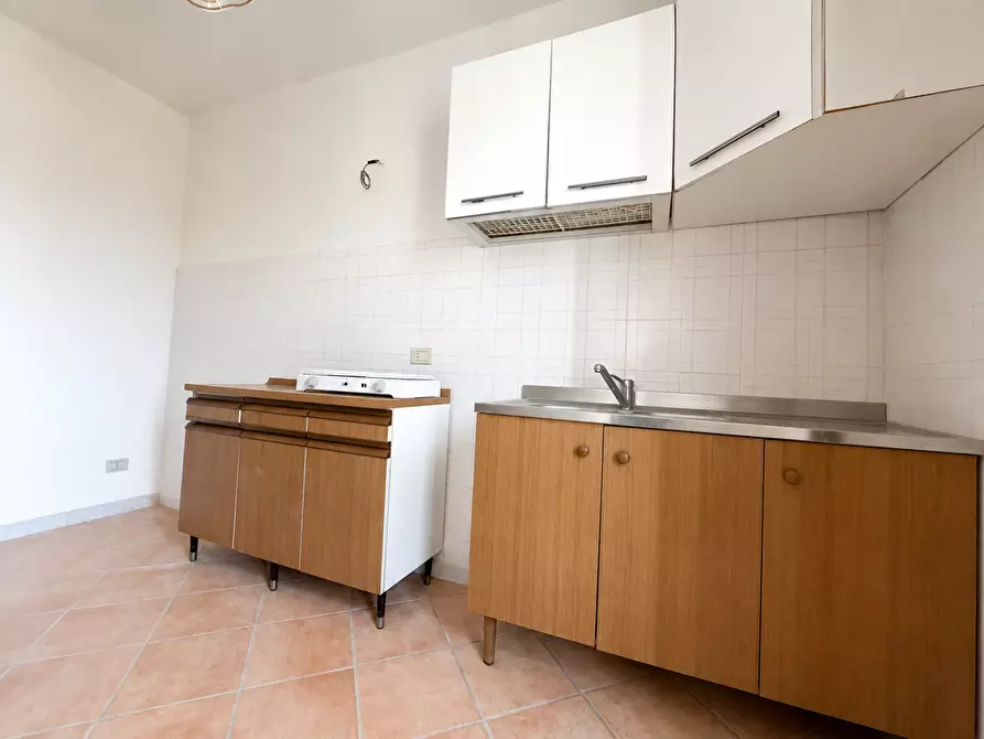 Immagine 2 di Appartamento in vendita  a Pescia