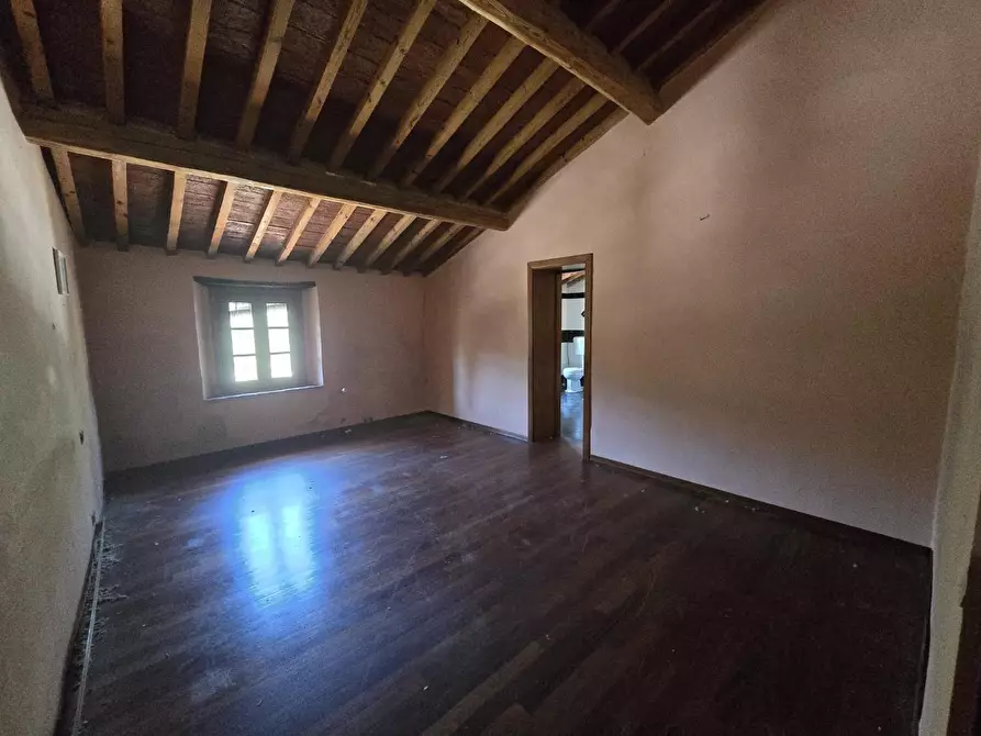 Immagine 11 di Casa colonica in vendita  a Vicopisano