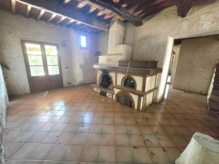 Immagine 10 di Casa colonica in vendita  a Vicopisano