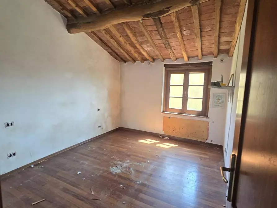 Immagine 18 di Casa colonica in vendita  a Vicopisano