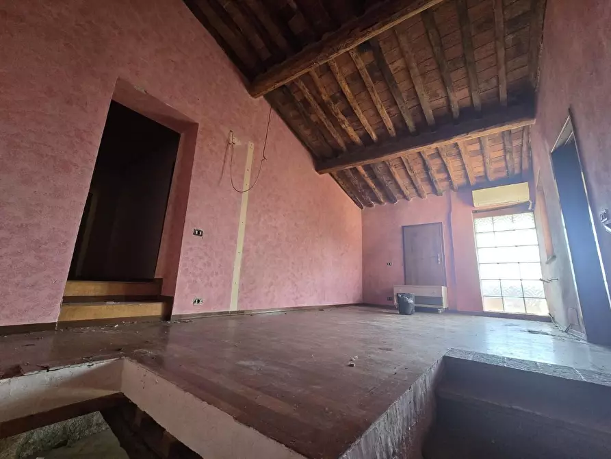 Immagine 19 di Casa colonica in vendita  a Vicopisano