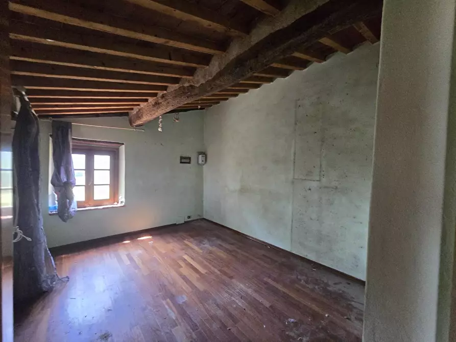 Immagine 30 di Casa colonica in vendita  a Vicopisano