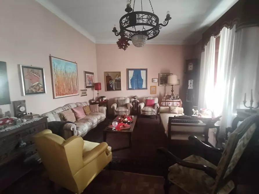 Immagine 45 di Appartamento in vendita  a Lucca