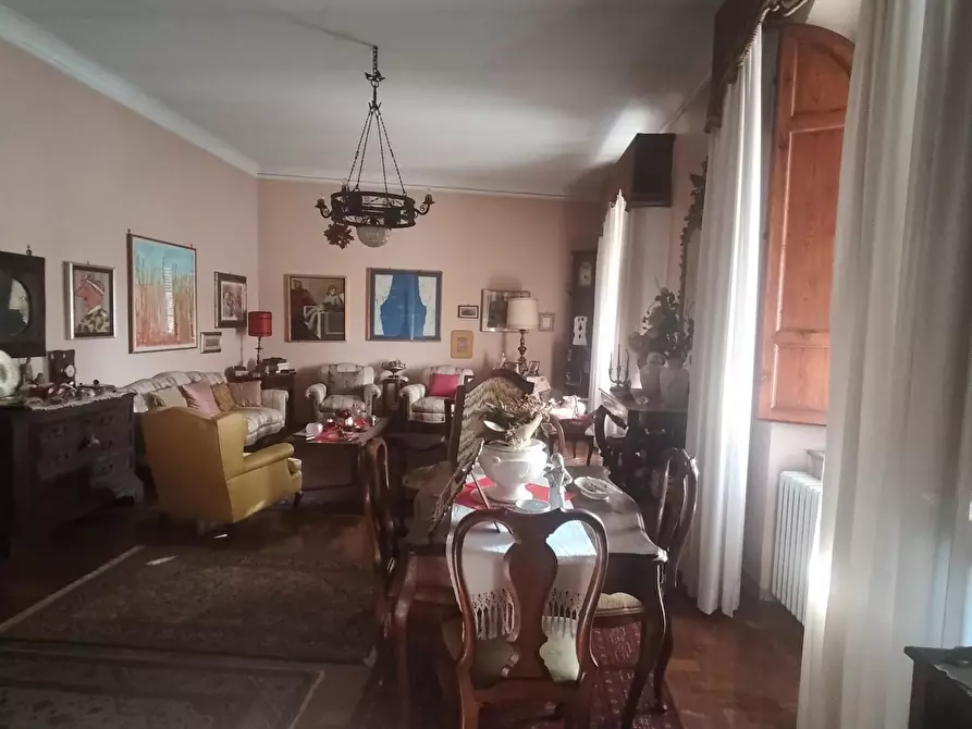 Immagine 47 di Appartamento in vendita  a Lucca