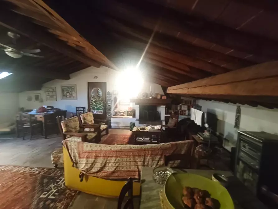 Immagine 14 di Appartamento in vendita  a Lucca