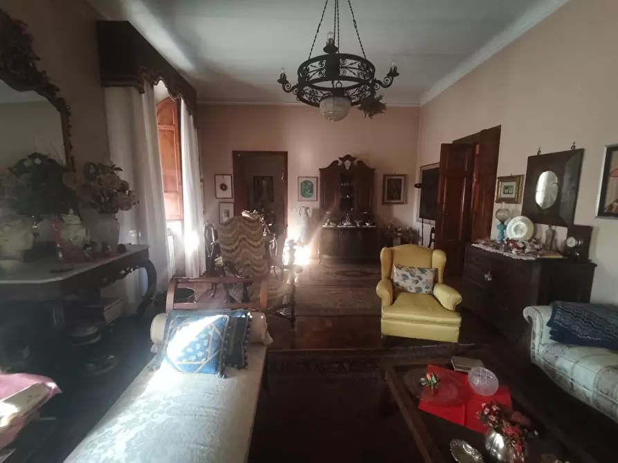 Immagine 44 di Appartamento in vendita  a Lucca