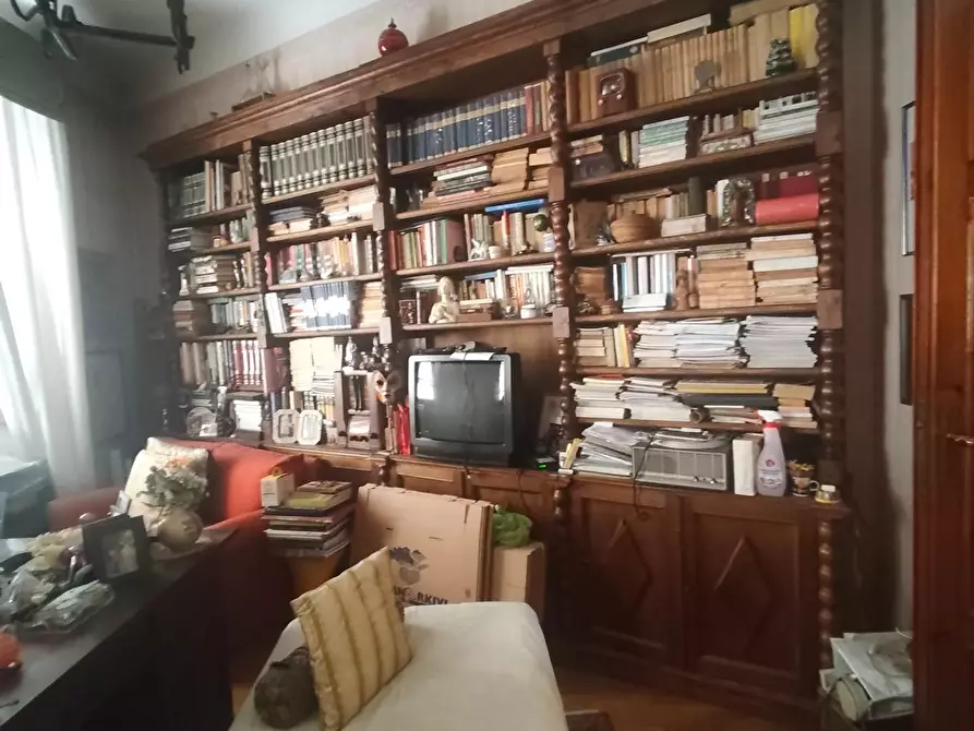 Immagine 36 di Appartamento in vendita  a Lucca