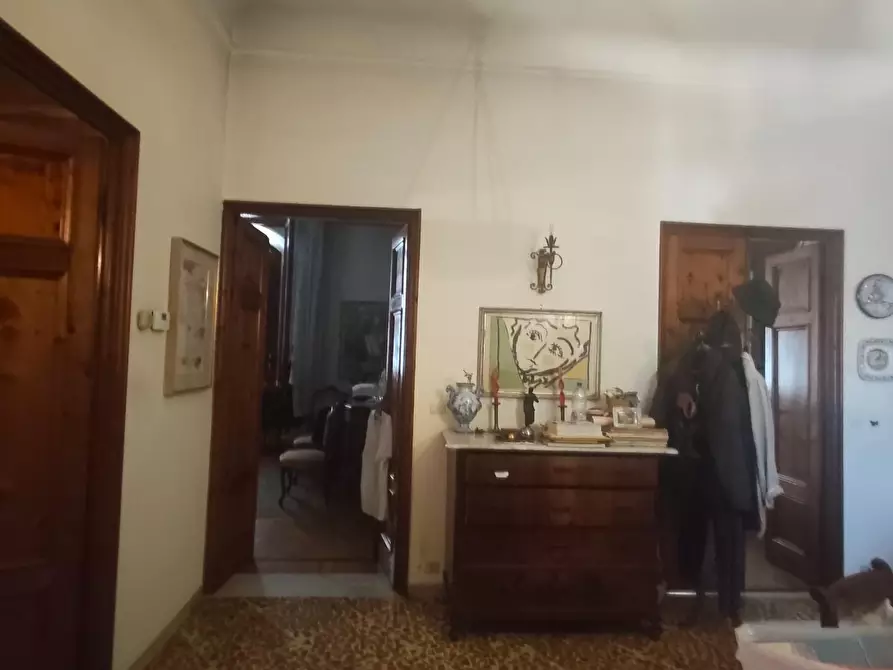 Immagine 31 di Appartamento in vendita  a Lucca