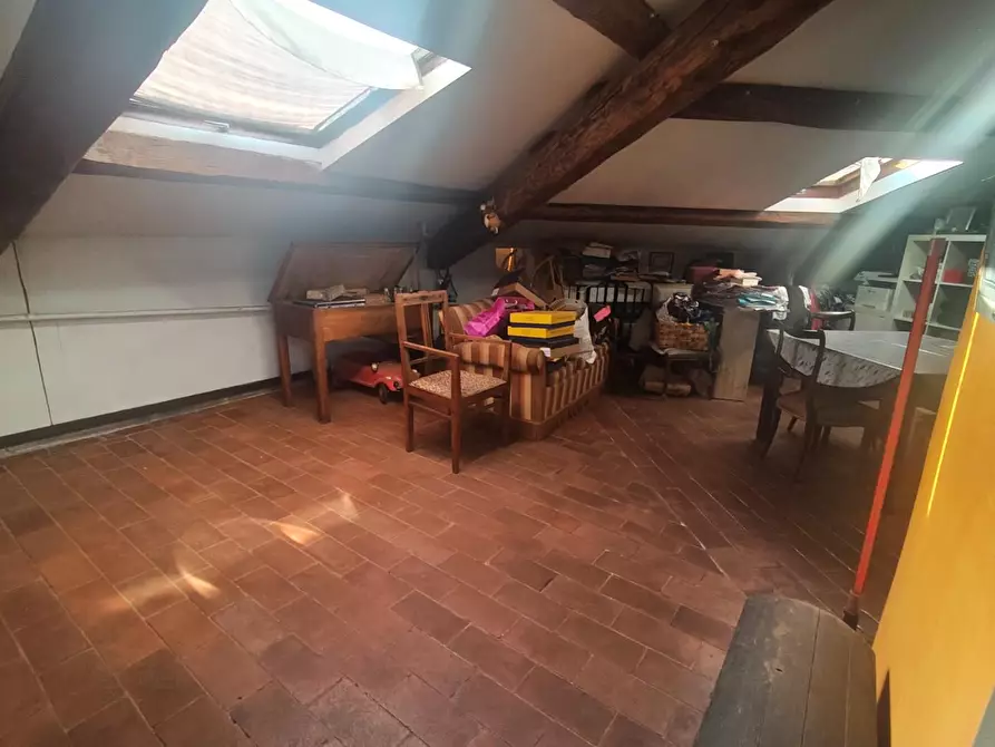 Immagine 75 di Appartamento in vendita  a Lucca