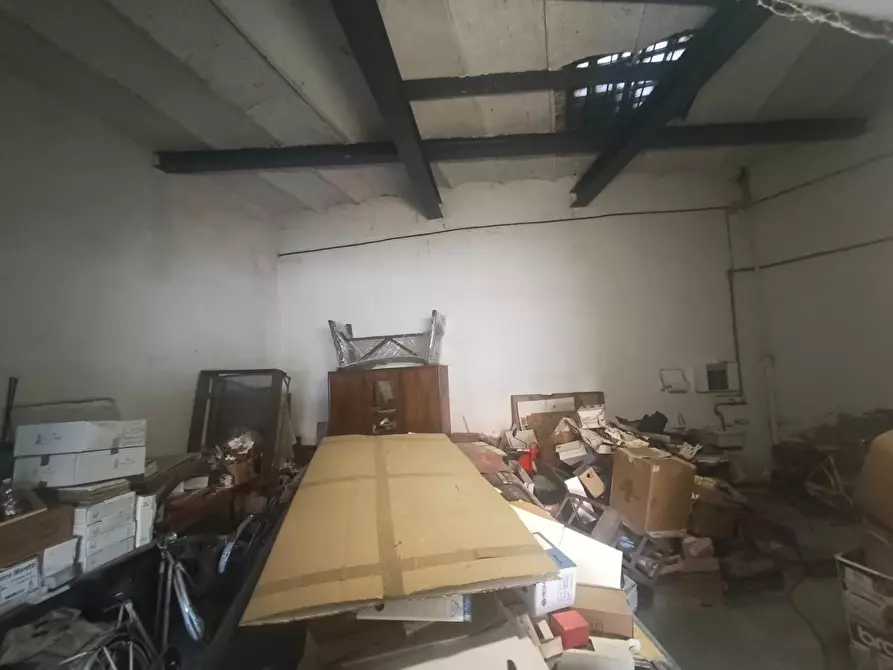 Immagine 3 di Appartamento in vendita  a Lucca