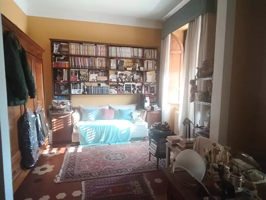 Immagine 25 di Appartamento in vendita  a Lucca