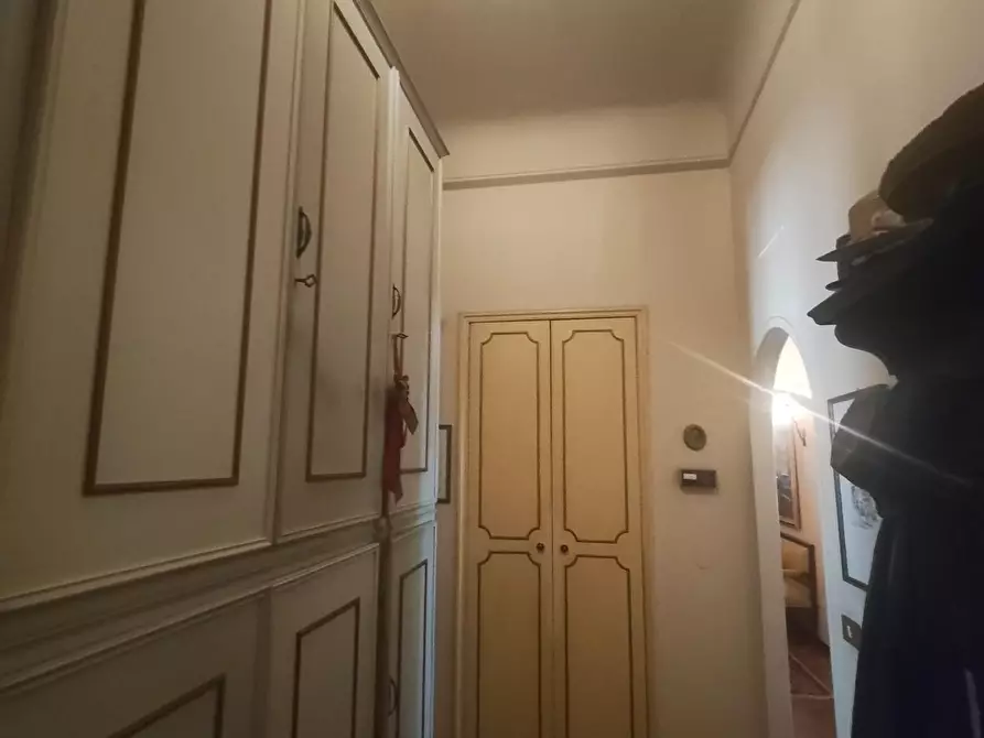 Immagine 21 di Appartamento in vendita  a Lucca
