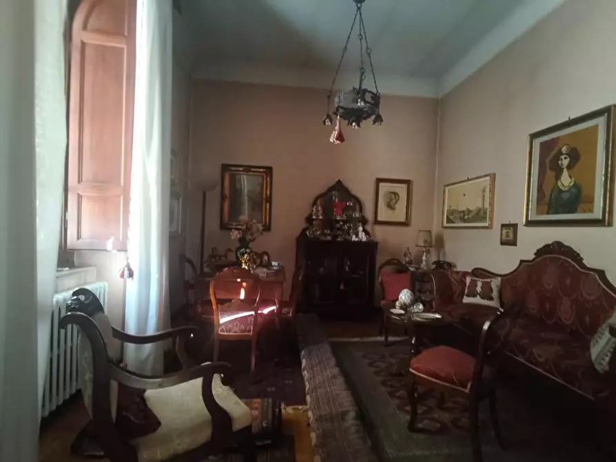 Immagine 50 di Appartamento in vendita  a Lucca