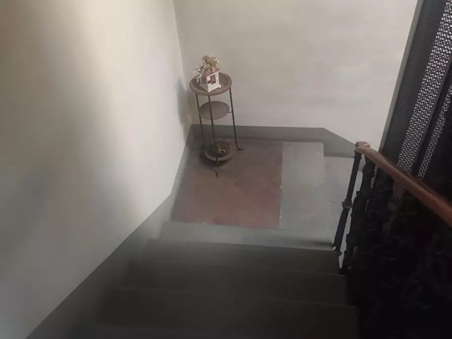 Immagine 60 di Appartamento in vendita  a Lucca