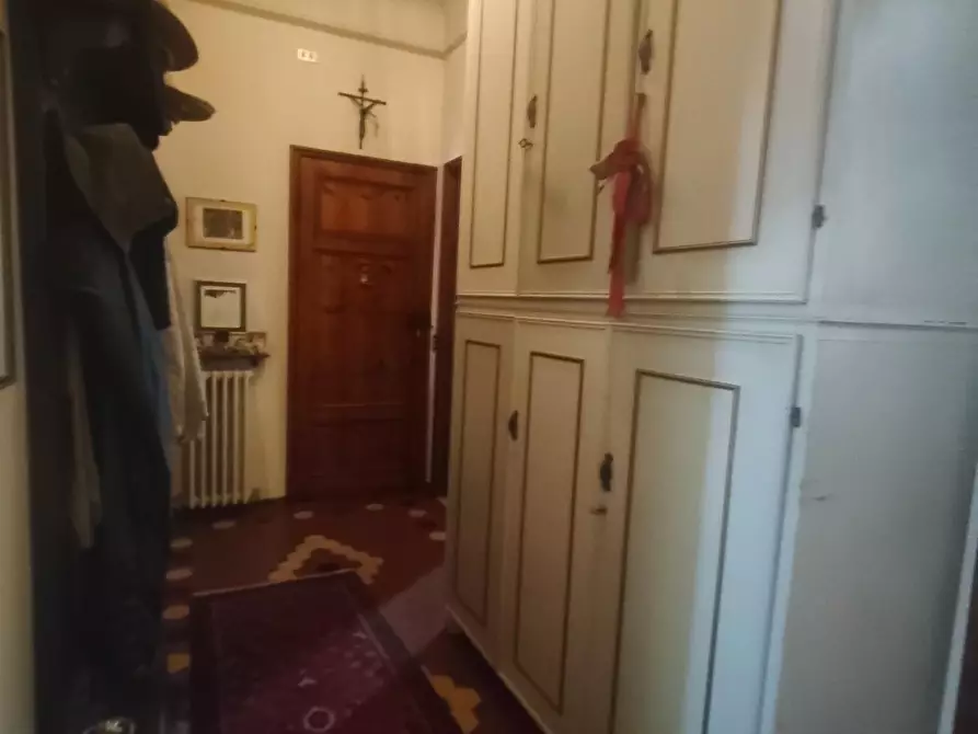 Immagine 30 di Appartamento in vendita  a Lucca