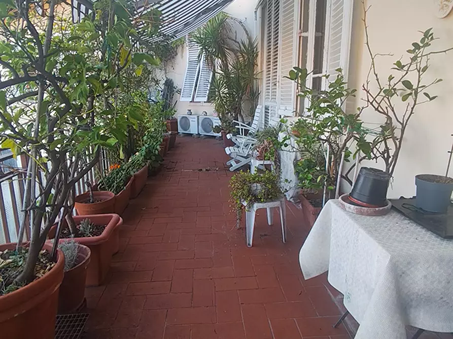 Immagine 52 di Appartamento in vendita  a Lucca