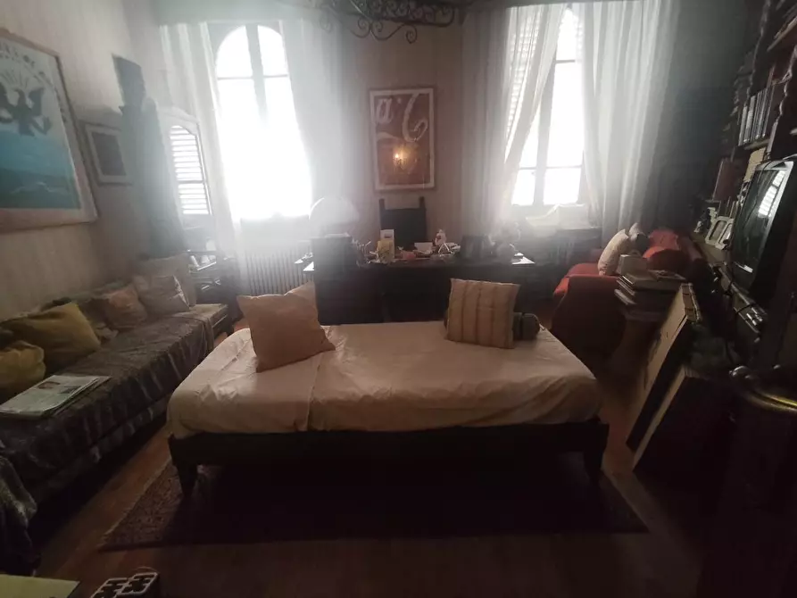 Immagine 39 di Appartamento in vendita  a Lucca