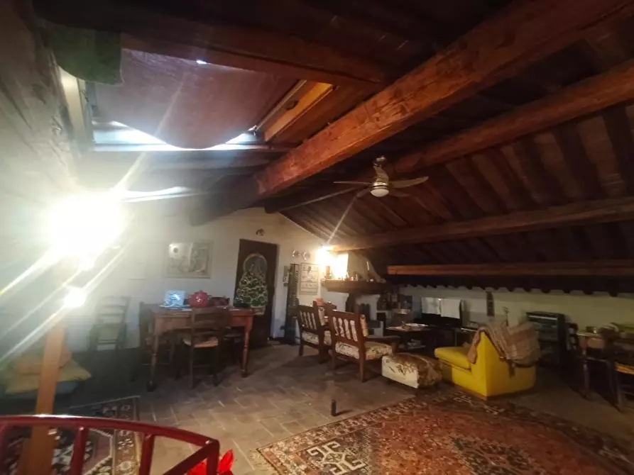Immagine 15 di Appartamento in vendita  a Lucca