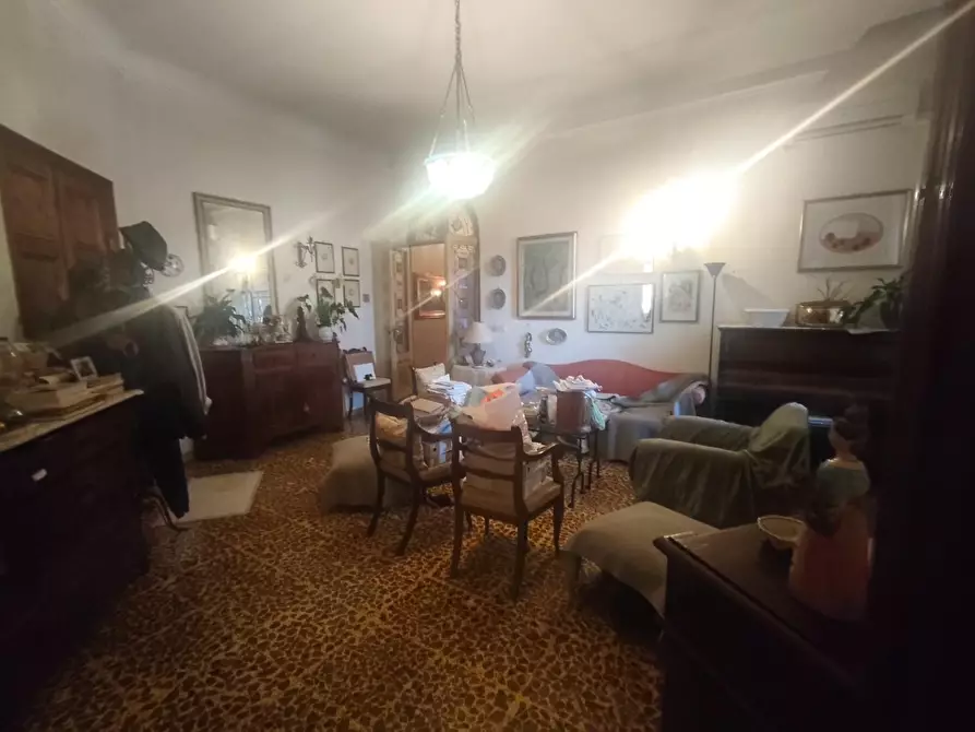 Immagine 5 di Appartamento in vendita  a Lucca