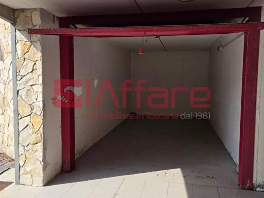 Immagine 2 di Garage in affitto  a Calcinaia