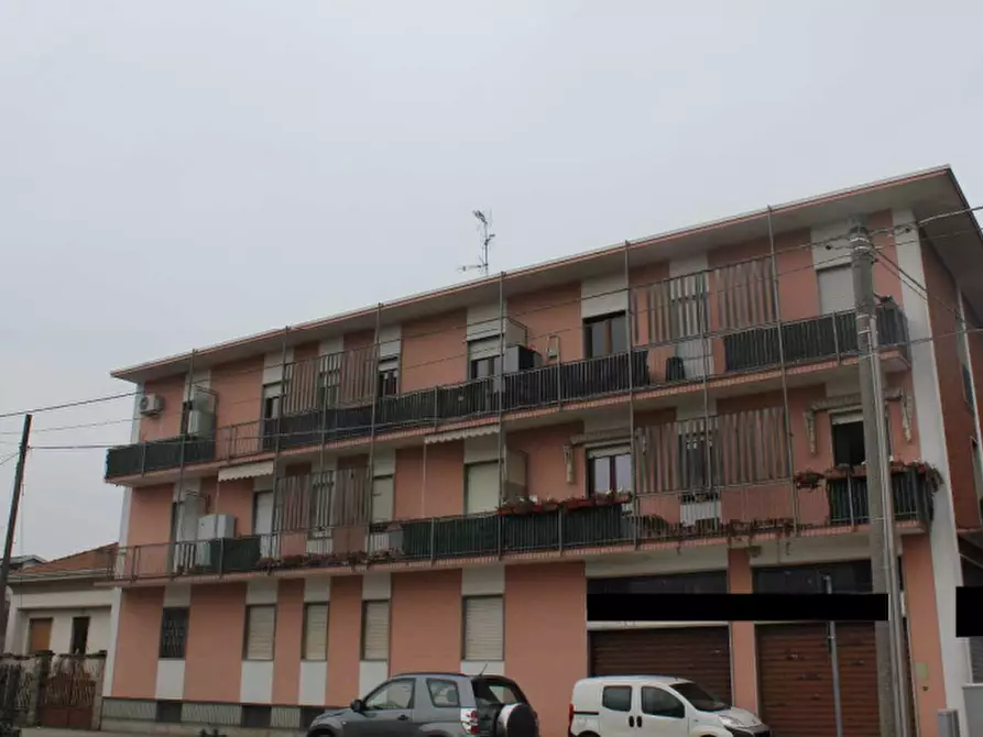 Immagine 2 di Appartamento in vendita  a Lonate Pozzolo