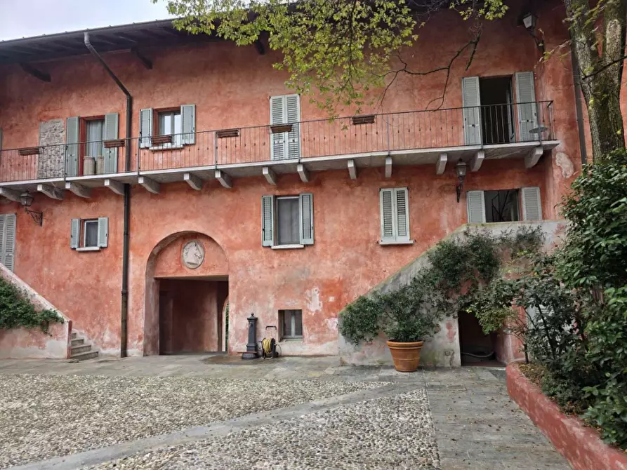 Immagine 1 di Appartamento in vendita  a Sesto Calende
