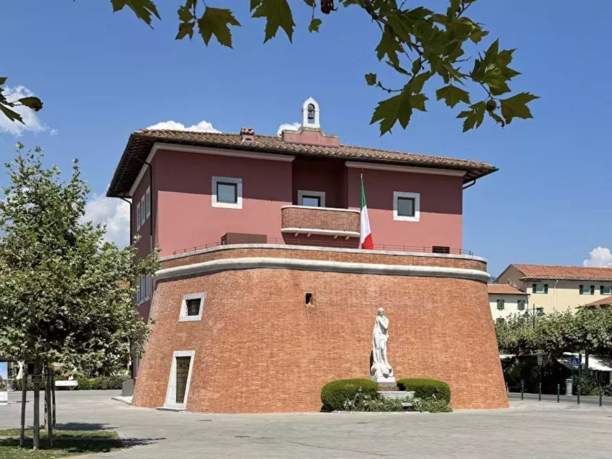 Immagine 12 di Mansarda in vendita  a Forte Dei Marmi
