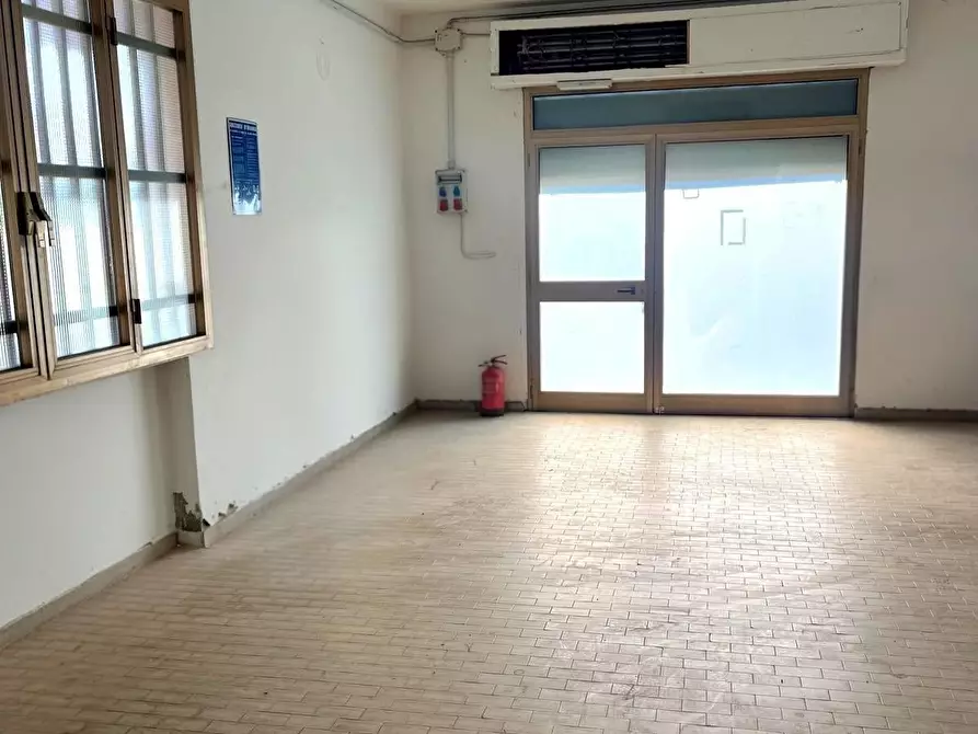 Immagine 3 di Locale commerciale in vendita  a Castelfranco Di Sotto
