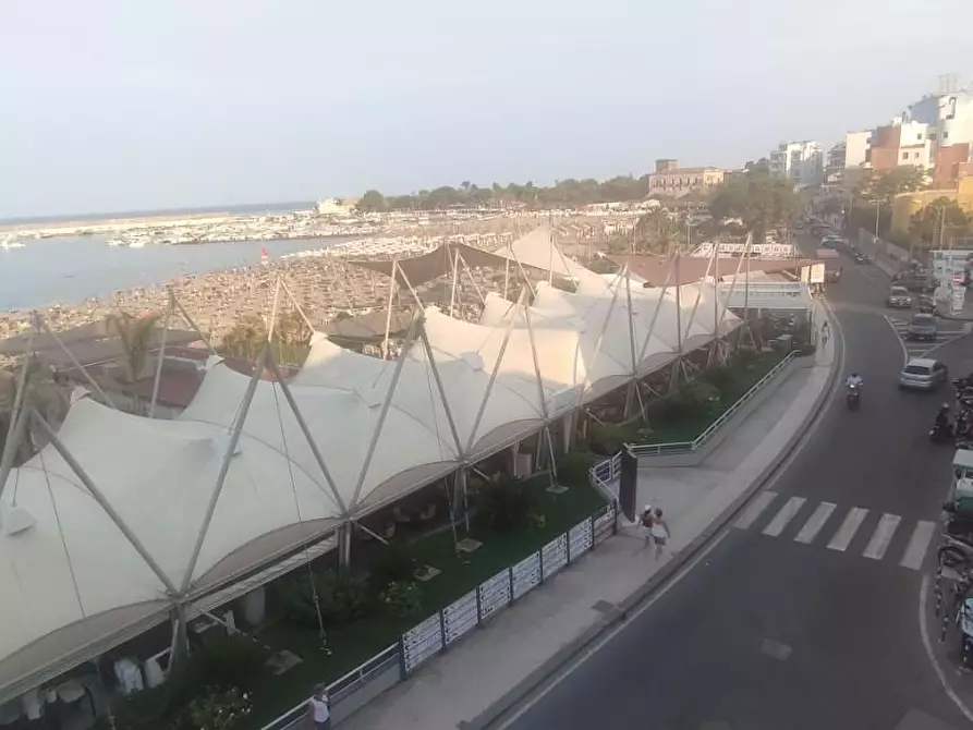 Immagine 4 di Appartamento in vendita  a Giardini-Naxos