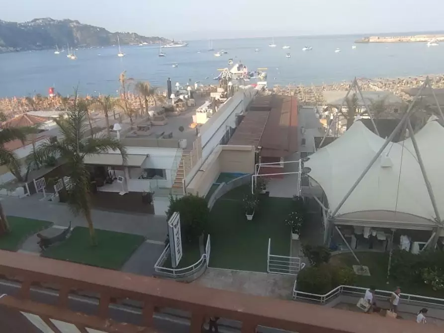 Immagine 3 di Appartamento in vendita  a Giardini-Naxos