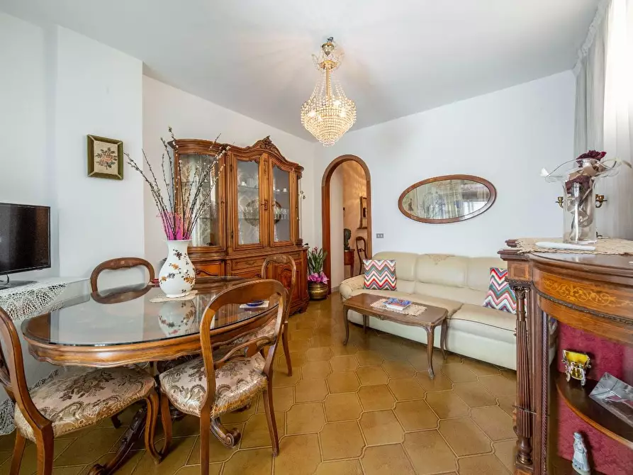 Immagine 21 di Appartamento in vendita  a Giardini-Naxos