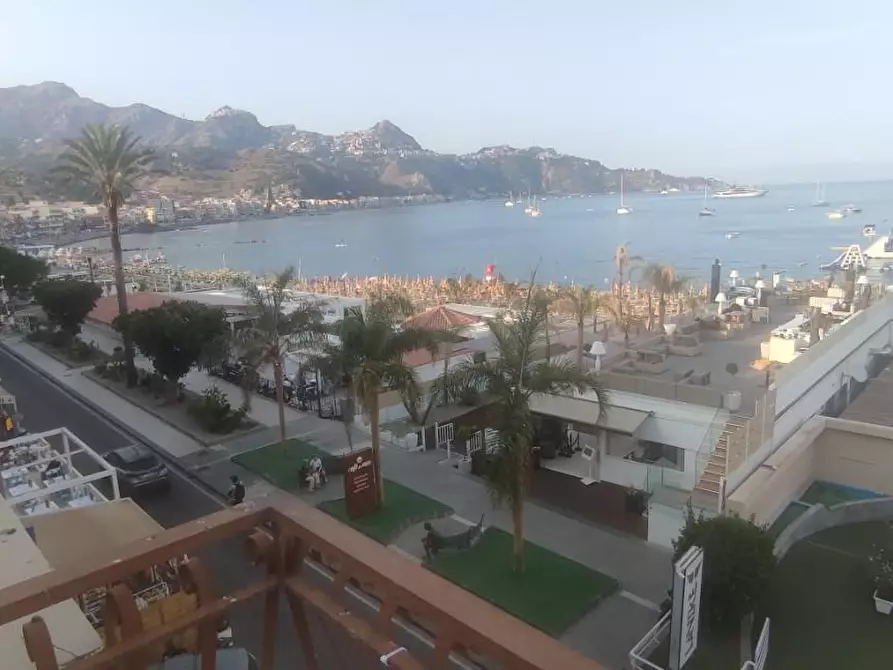 Immagine 2 di Appartamento in vendita  a Giardini-Naxos