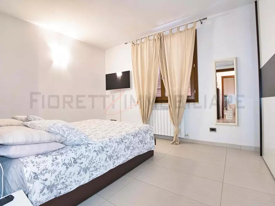 Immagine 10 di Appartamento in vendita  a Suvereto