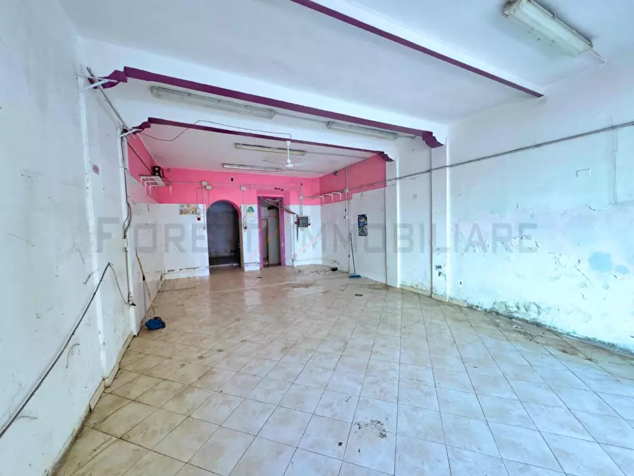 Immagine 2 di Locale commerciale in vendita  a Piombino