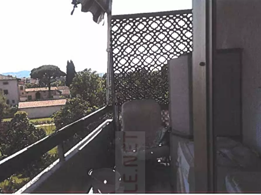 Immagine 10 di Appartamento in vendita  a Firenze