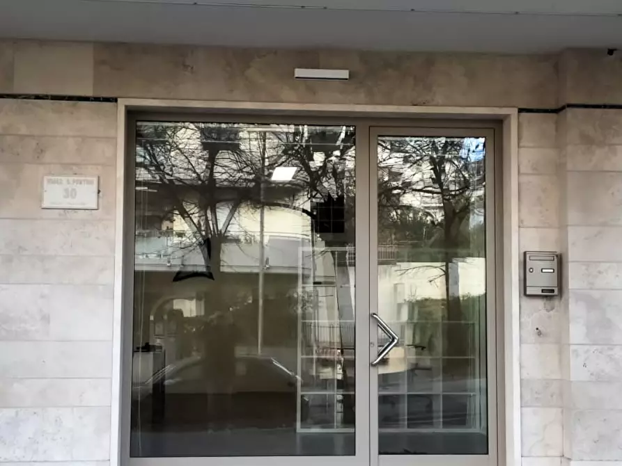 Immagine 2 di Locale commerciale in vendita  a Vasto