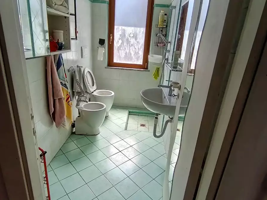 Immagine 8 di Casa bifamiliare in vendita  a Massa